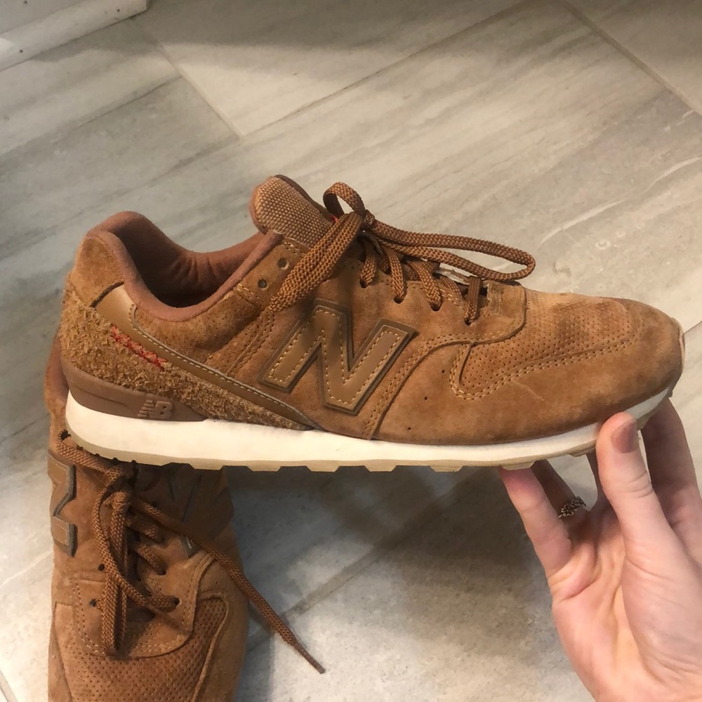 New Balance 696